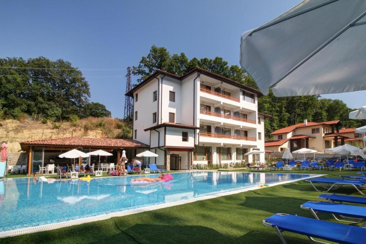 Апартамент / Мезонет В Шкорпиловци Școrpilovți Exterior foto
